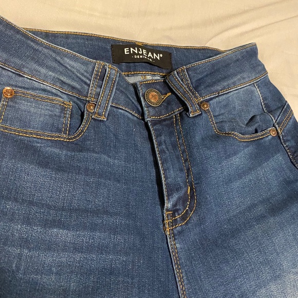 High Rise Stretch Jeans - Picture 2 of 3